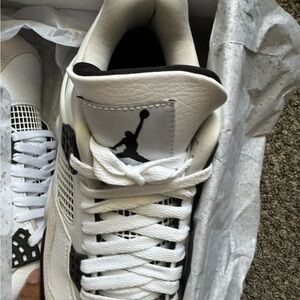 Retro Jordan 4 Military Black